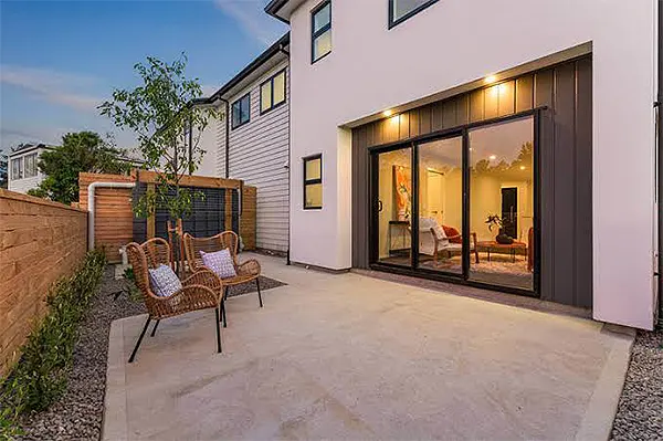 Object Removal & Virtual Decluttering