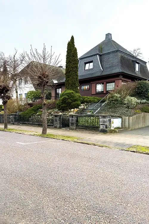 Before Complex Image Editing Service